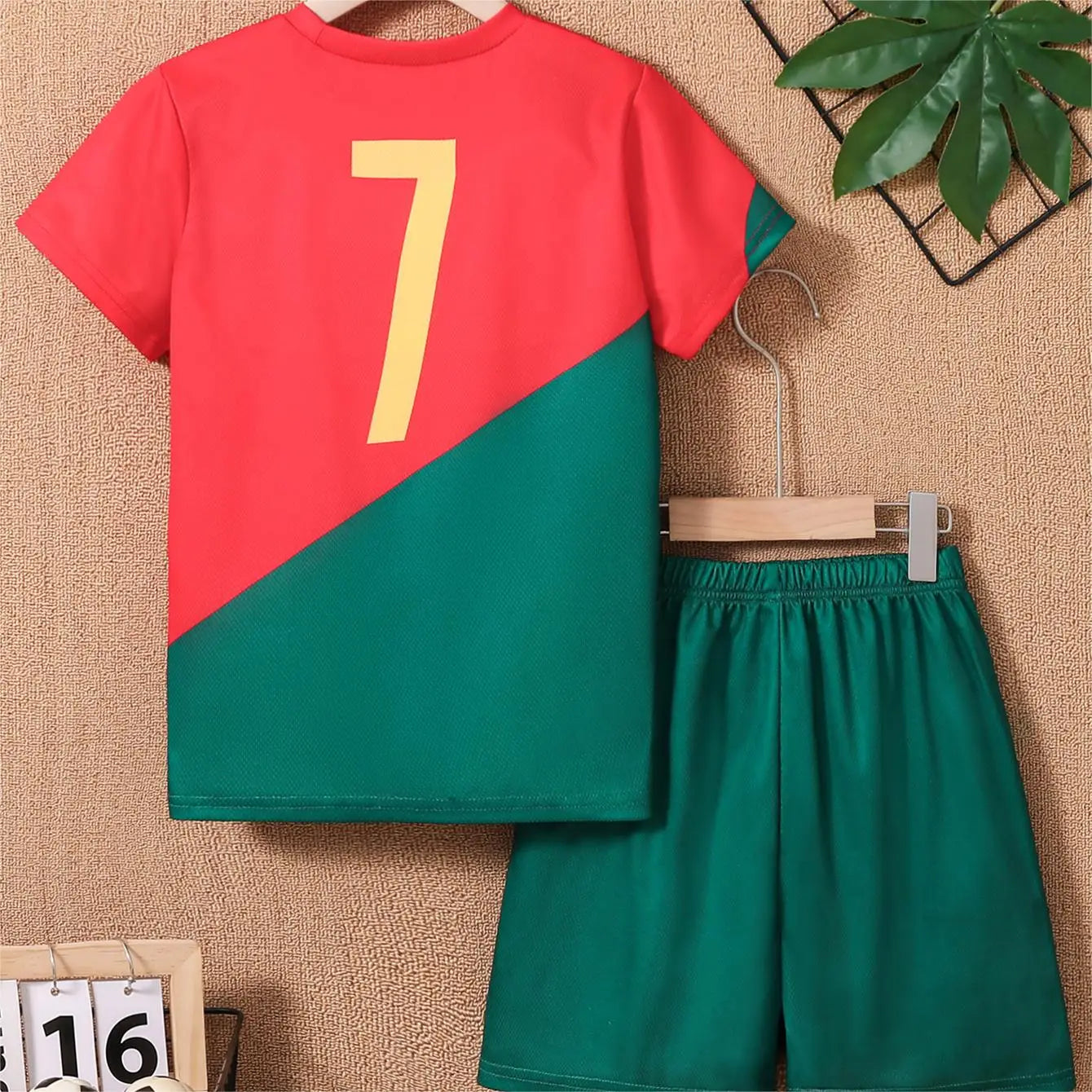 Red/Green No 7 Football Set